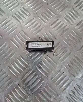 Opel Insignia A Parcel shelf load cover mount bracket 22640299