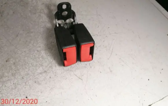 Ford Focus Middle seatbelt buckle (rear) A613K21-AC