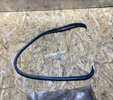 Mercedes-Benz S W126 Engine compartment rubber 0140780008 0068566