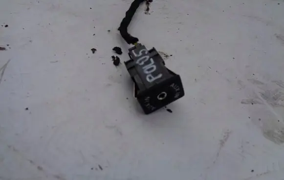 Volkswagen Polo V 6R AUX in-socket connector 