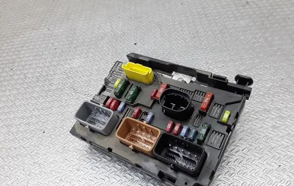 Citroen C3 Fuse module 9659741780 BSMLO300