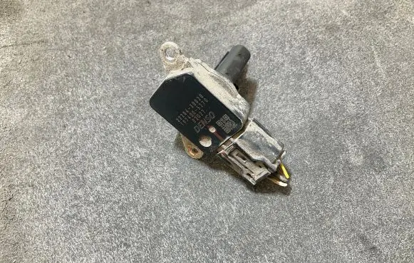 Toyota Hilux (AN10, AN20, AN30) Mass air flow meter 2220430020 1974005270