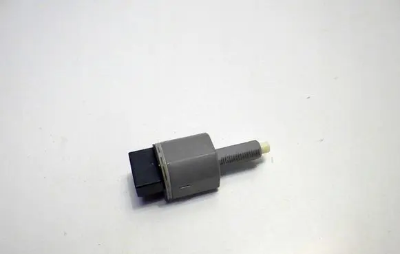 Suzuki SX4 S-Cross Brake pedal sensor switch