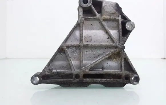 Volkswagen Transporter - Caravelle T5 Engine mounting bracket 070903143C