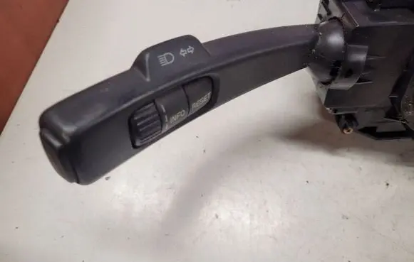 Volvo V50 Wiper turn signal indicator stalk/switch 30710344