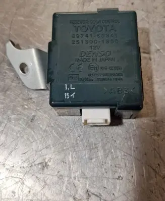 Toyota Land Cruiser (J120) Door control unit/module 8974160341 2513001900