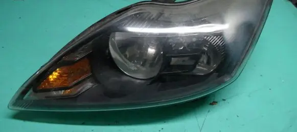 Ford Focus Headlight/headlamp 8M5113W030DF