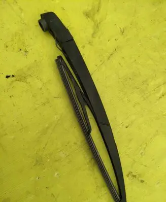 Peugeot 2008 I Rear wiper blade arm 