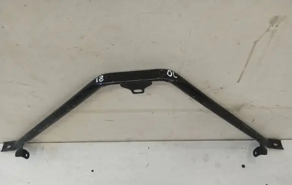 BMW 5 E60 E61 Radiator support slam panel bracket 7033745