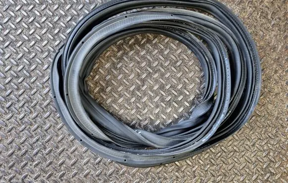 Volkswagen Arteon Trunk rubber seal (body) 3G8827705