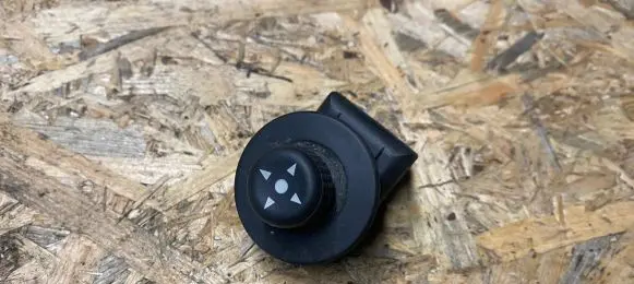 Peugeot Partner Wing mirror switch 185526