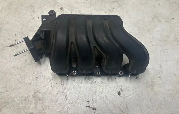 Toyota Corolla Verso AR10 Intake manifold