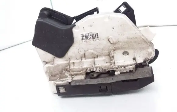 Seat Alhambra (Mk2) Front door lock 5K1937016B