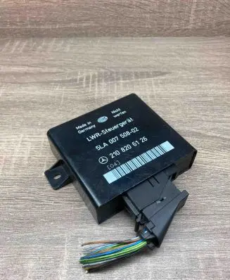 Mercedes-Benz E W210 Light module LCM 2108206126 5LA00750802