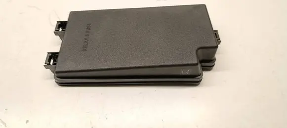 Toyota C-HR I Fuse box cover 82662F4022