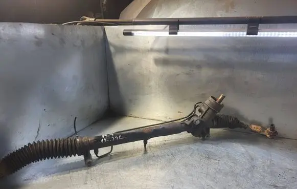 Volkswagen PASSAT B5.5 Steering rack
