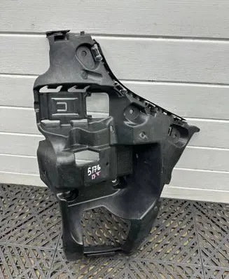 BMW 1 F40 Rear bumper mounting bracket 7461400