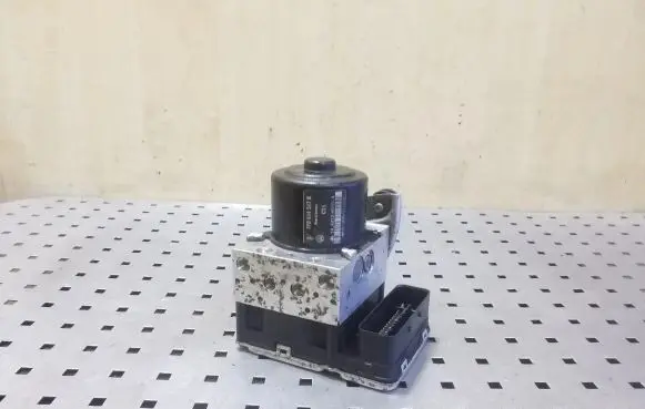 Volkswagen Touareg II ABS Pump 7P0614517K 7P0907379K