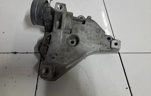 Volkswagen Jetta V Generator/alternator belt tensioner 03C903143B AC47100