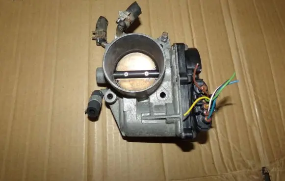 Toyota Avensis T220 ESP acceleration yaw rate sensor 22040-28010