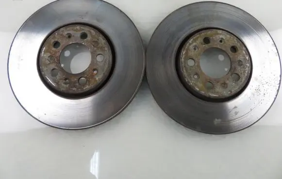 Volkswagen Golf IV Front brake disc
