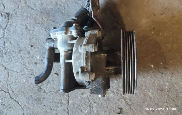 Suzuki Grand Vitara II Power steering pump