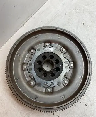 Volkswagen Golf VIII Flywheel 05L105266K