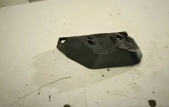 Volvo V50 Front bumper mounting bracket 31265396