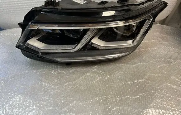 Volkswagen Tiguan Headlight/headlamp 030111923300 5NB941081G
