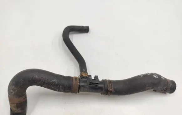 Coolant pipe/hose