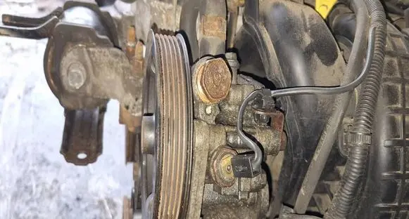 Mitsubishi Outlander Power steering pump 