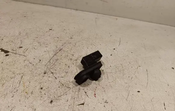 Mitsubishi L200 Rear door sensor 
