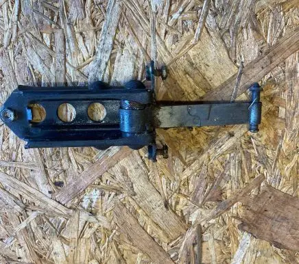 Mercedes-Benz S W126 Front door check strap stopper