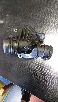 Thermostat/thermostat housing