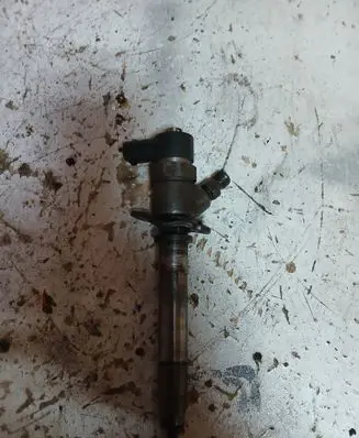 Fuel injector
