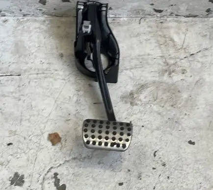 Mercedes-Benz CLS C218 X218 Brake pedal A2042902101