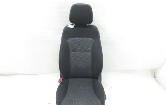 Suzuki Vitara (LY) Front driver seat