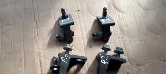 Rear door hinge set