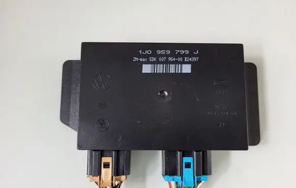 Volkswagen PASSAT B5 Comfort/convenience module 1J0959799J