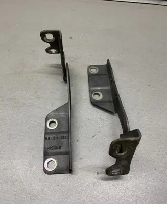 Mitsubishi Colt Engine bonnet/hood hinges MR959411 MR959412