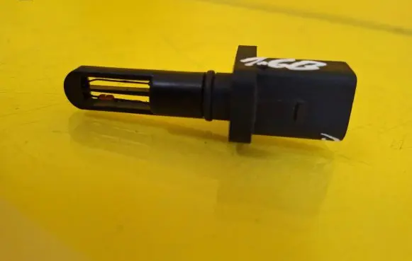 Volkswagen Touran I Intake air temperature sensor 06B905379A