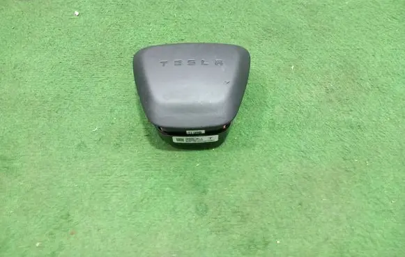 Tesla Model X Steering wheel airbag 1625769-00-E ZFR23041112121