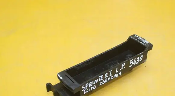 Mercedes-Benz Sprinter W901 W902 W903 W904 Front bumper mounting bracket 9018850014
