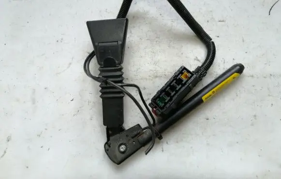 Opel Tigra B Front seatbelt buckle 09114886