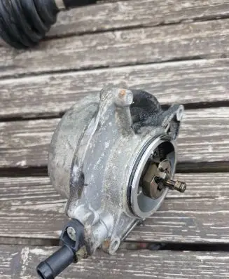 Audi A6 S6 C6 4F Vacuum pump 057145100AC 06T102 7009060