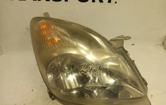Toyota Corolla Verso E121 Headlight/headlamp