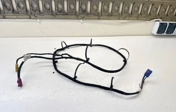 Volkswagen Multivan T5 Radio antenna AS341933819 68338944AD 341933819