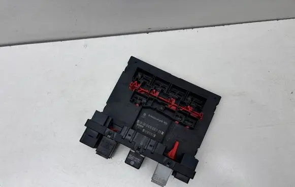 Audi A3 S3 8P Comfort/convenience module 8P0907279A