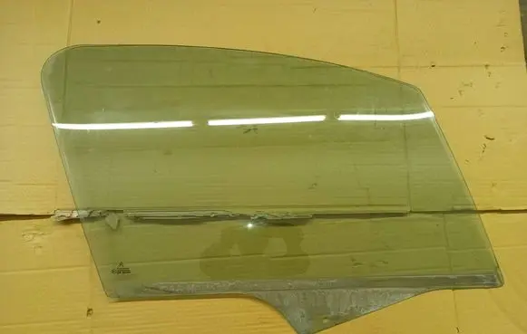 Citroen C3 Front door window glass four-door