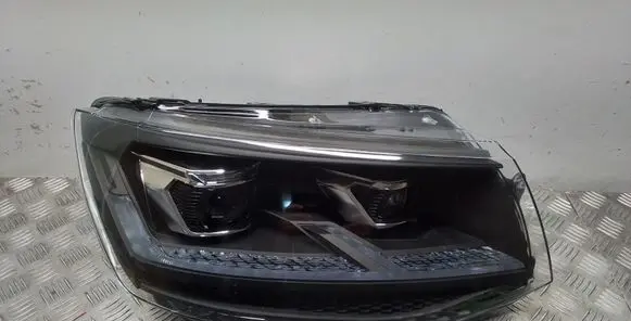 Volkswagen Transporter - Caravelle T6 Headlight/headlamp